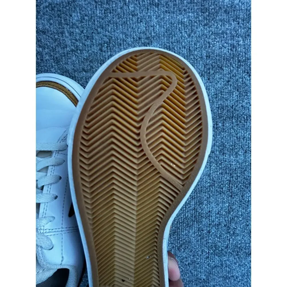 Nike court legacy